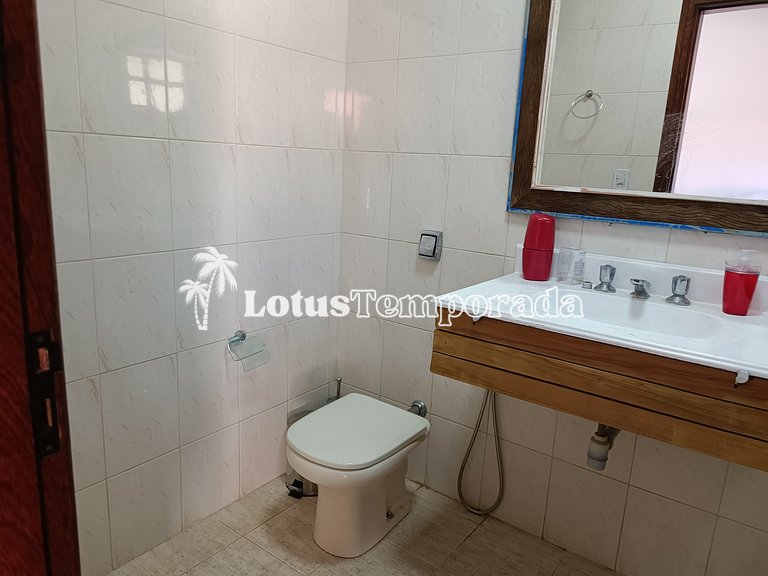 Chácara alto padrão com piscina aquecida e 07 Suítes LT0034