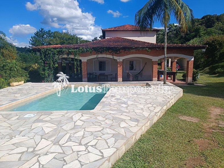 Chácara com Jacuzzi e piscina aquecida LT0037