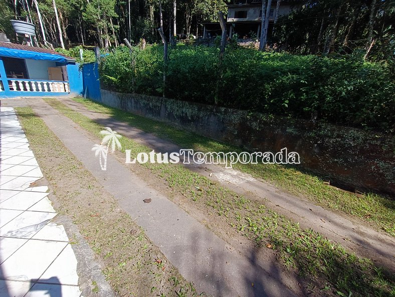 Chácara com piscina aquecida e salão de jogos LT0009