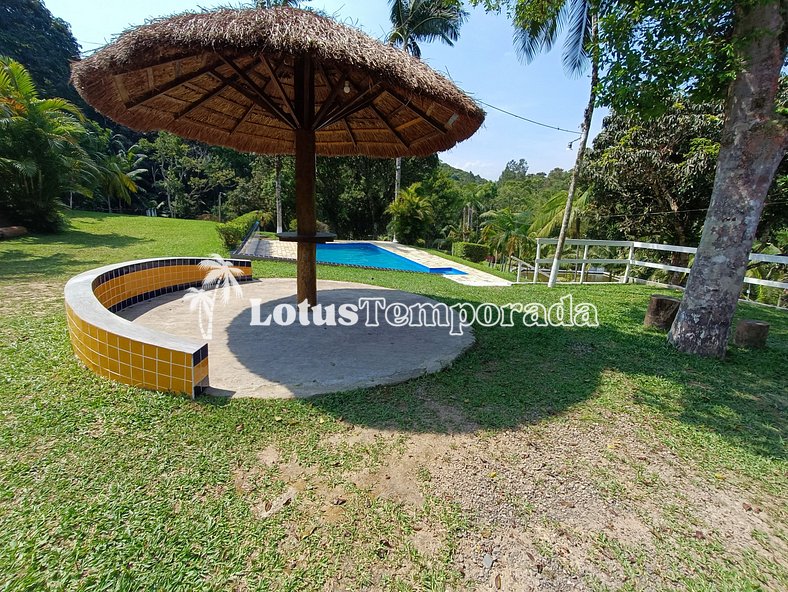 Chácara com piscina e lagos para pesca LT0001