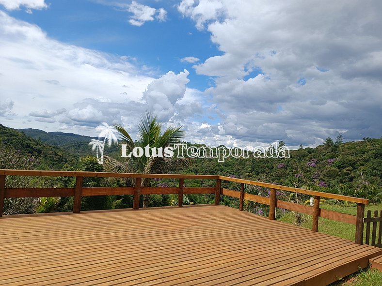 Chácara com piscina e vista para as montanhas LT0035