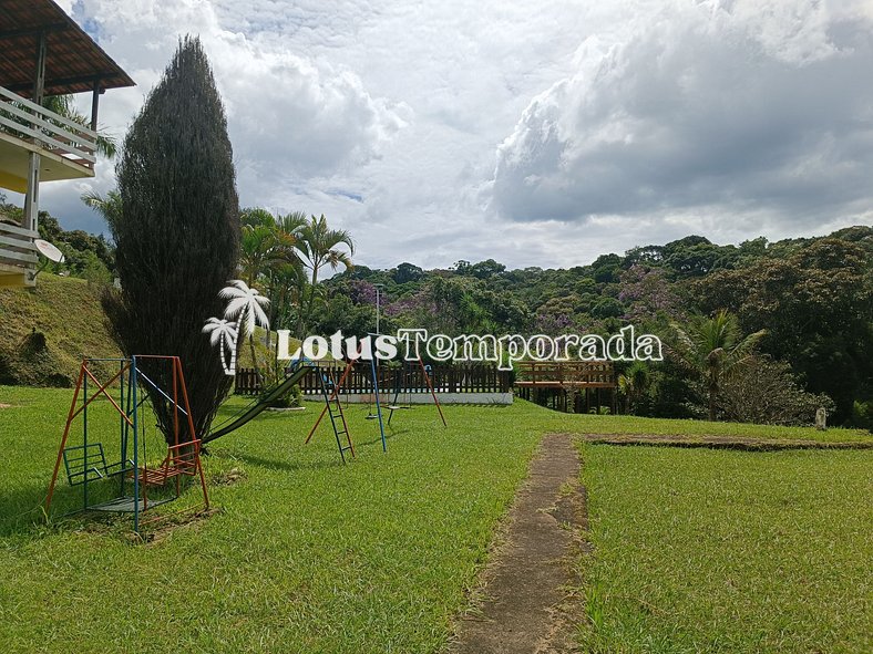 Chácara com piscina e vista para as montanhas LT0035