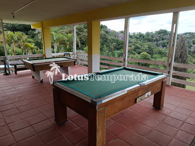 Chácara com piscina e vista para as montanhas LT0035