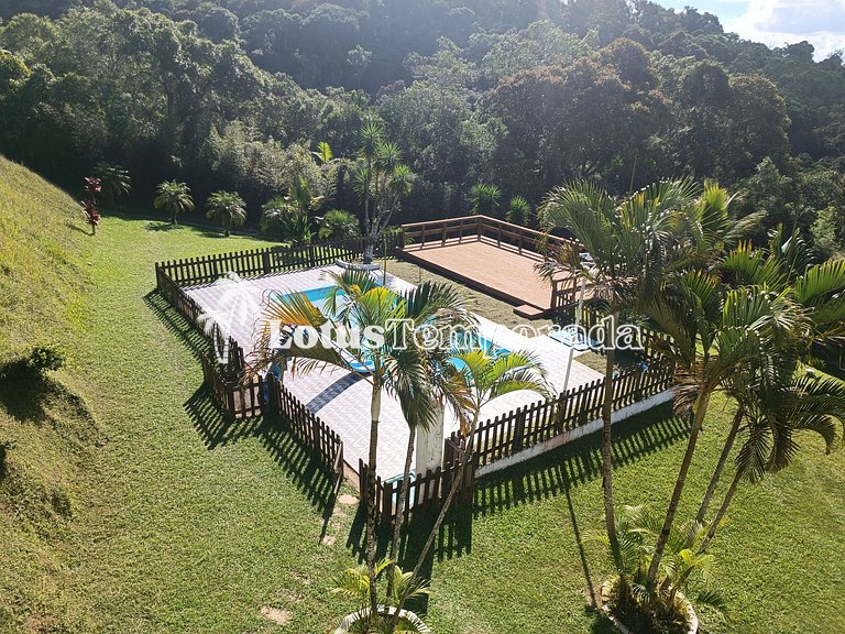 Chácara com piscina e vista para as montanhas LT0035