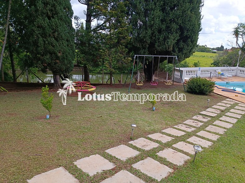 Chácara com quadra de Tênis/futsal, piscina LT0041