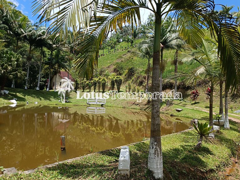 Chácara com vista para montanhas e piscina LT0035