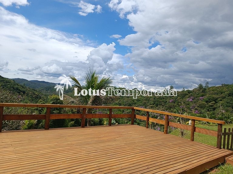 Chácara com vista para montanhas e piscina LT0035