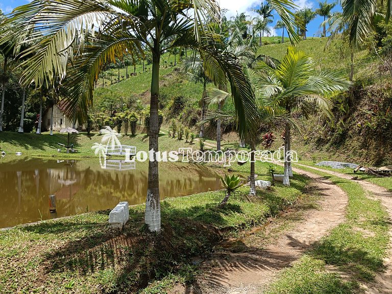 Chácara com vista para montanhas e piscina LT0035