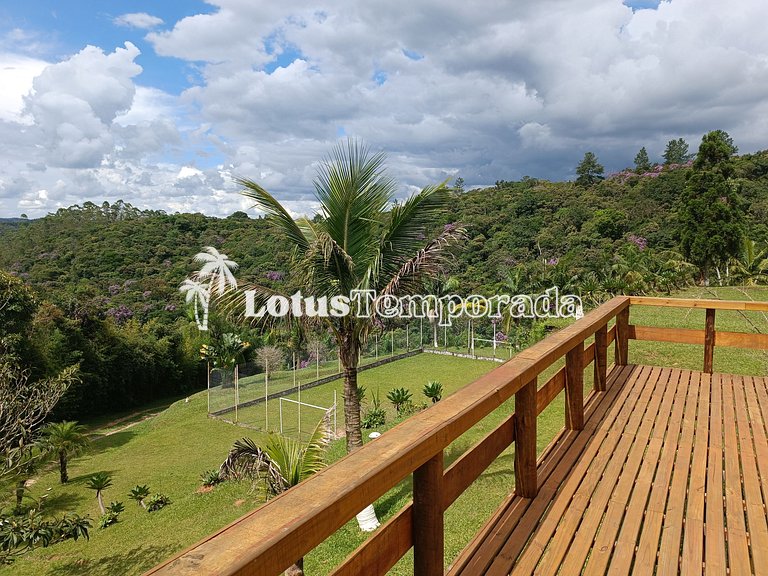 Chácara com vista para montanhas e piscina LT0035