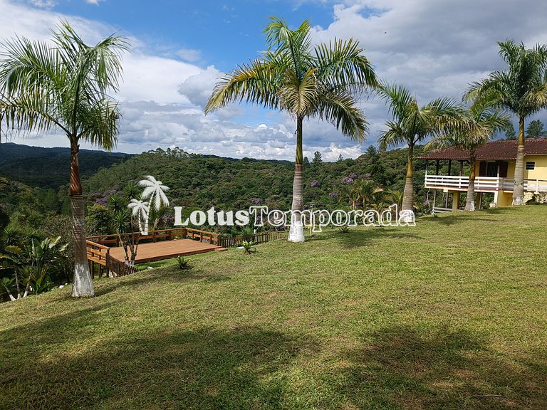 Chácara com vista para montanhas e piscina LT0035