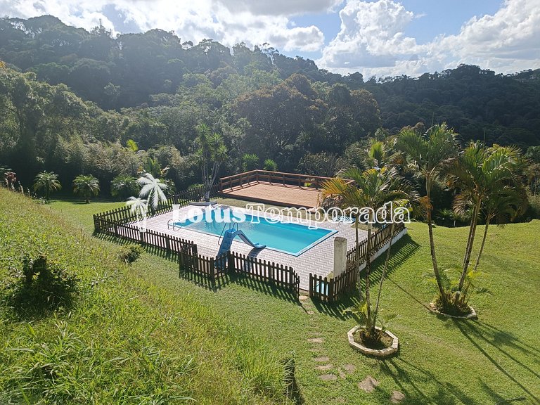 Chácara com vista para montanhas e piscina LT0035