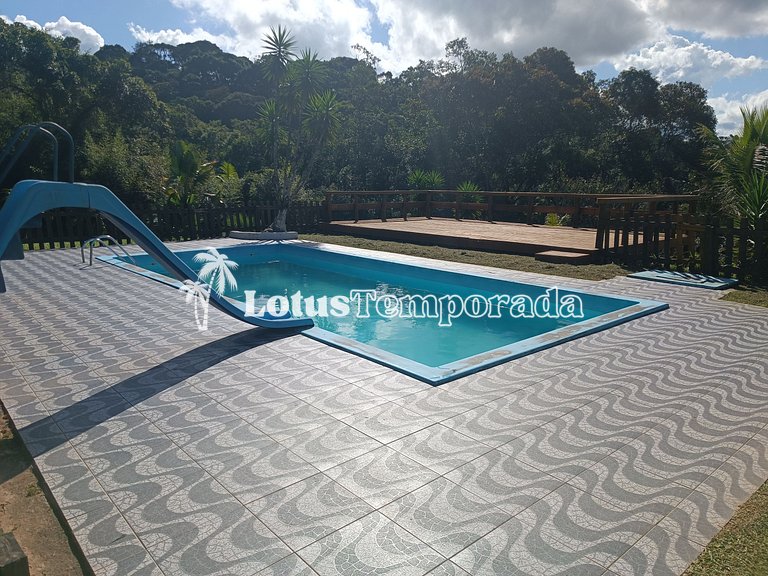 Chácara com vista para montanhas e piscina LT0035