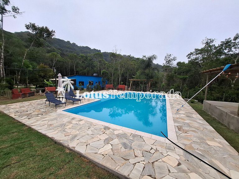 Chácara Completa com Piscina, Natureza e Muito Lazer LT0061