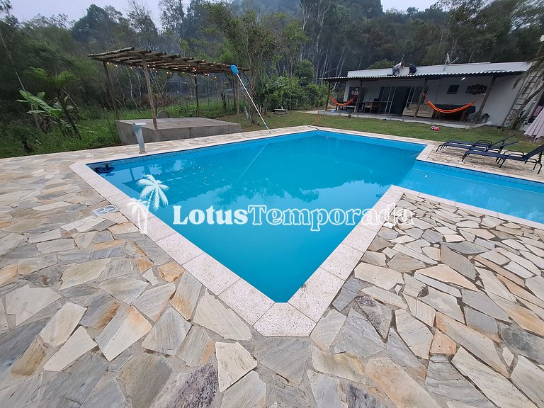 Chácara Completa com Piscina, Natureza e Muito Lazer LT0061