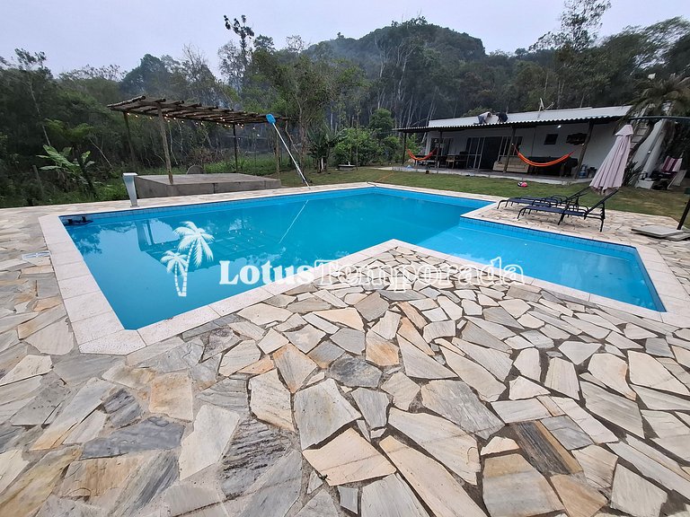 Chácara Completa com Piscina, Natureza e Muito Lazer LT0061