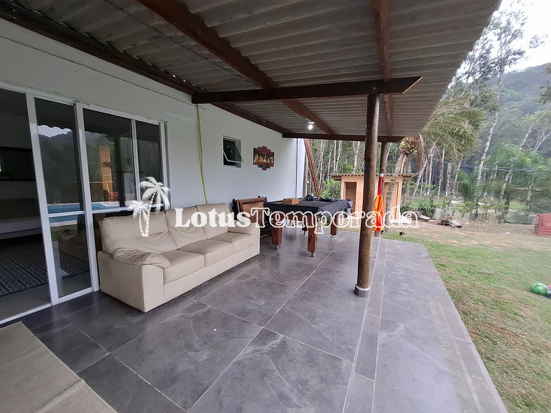 Chácara Completa com Piscina, Natureza e Muito Lazer LT0061