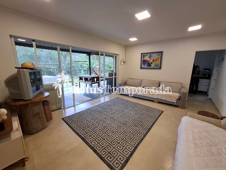 Chácara Completa com Piscina, Natureza e Muito Lazer LT0061