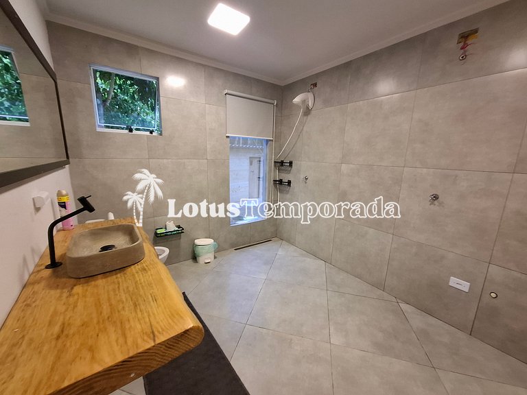 Chácara Completa com Piscina, Natureza e Muito Lazer LT0061