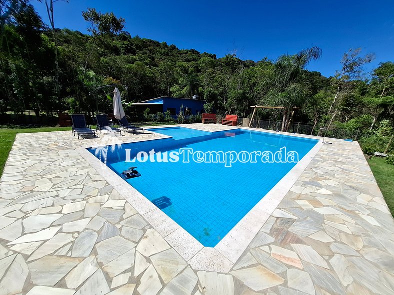 Chácara Completa com Piscina, Natureza e Muito Lazer LT0061