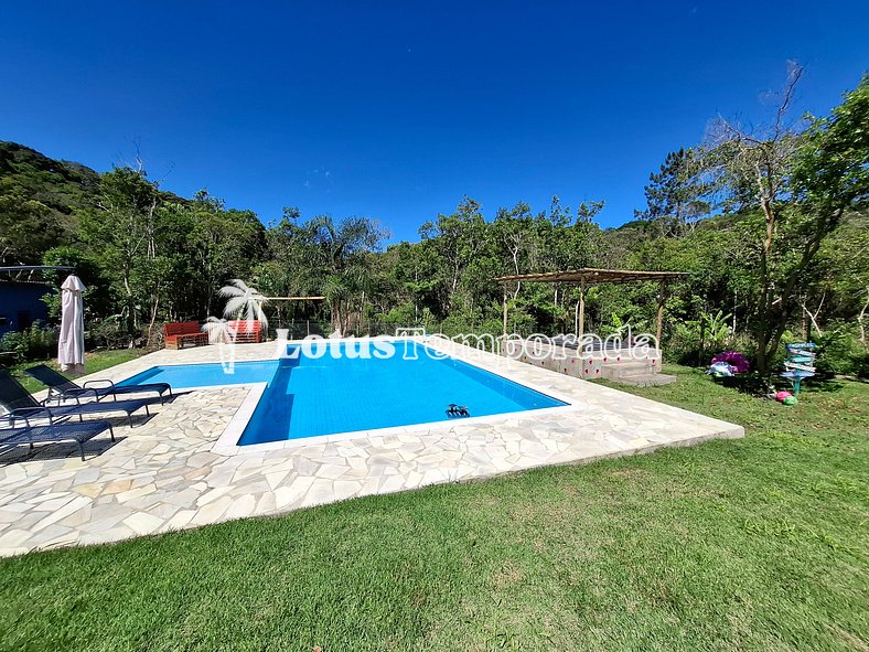 Chácara Completa com Piscina, Natureza e Muito Lazer LT0061