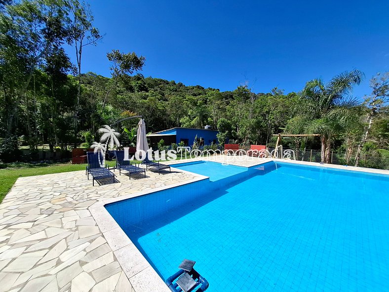 Chácara Completa com Piscina, Natureza e Muito Lazer LT0061