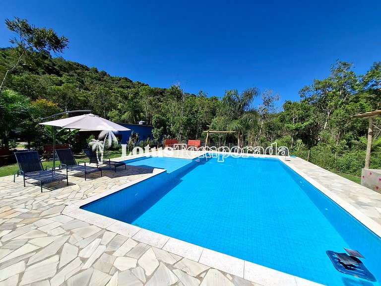 Chácara Completa com Piscina, Natureza e Muito Lazer LT0061