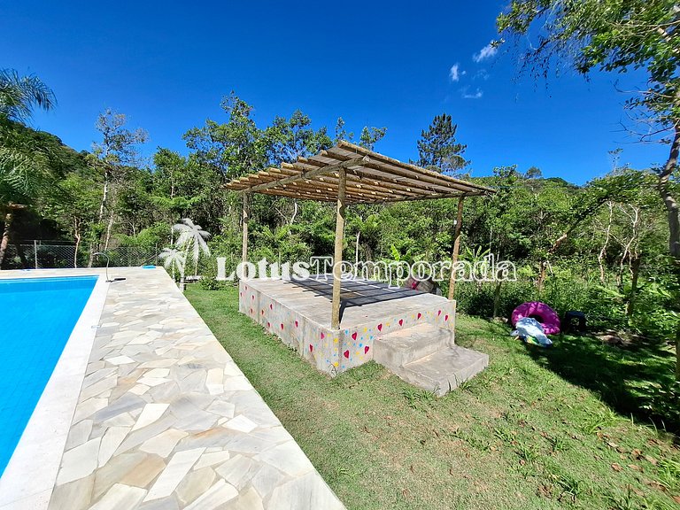 Chácara Completa com Piscina, Natureza e Muito Lazer LT0061