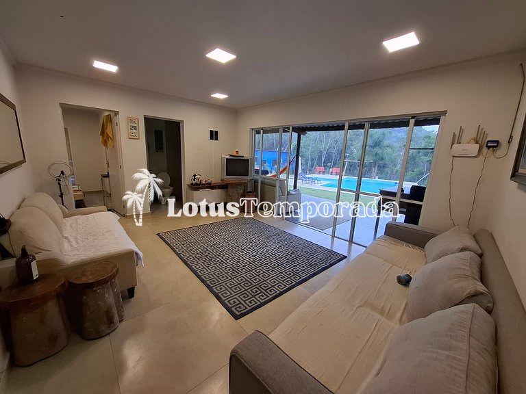 Chácara Completa com Piscina, Natureza e Muito Lazer LT0061