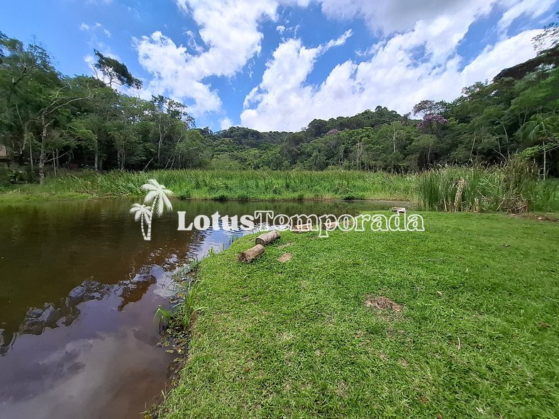 Chácara em Condomínio com Vista para Lago LT0065