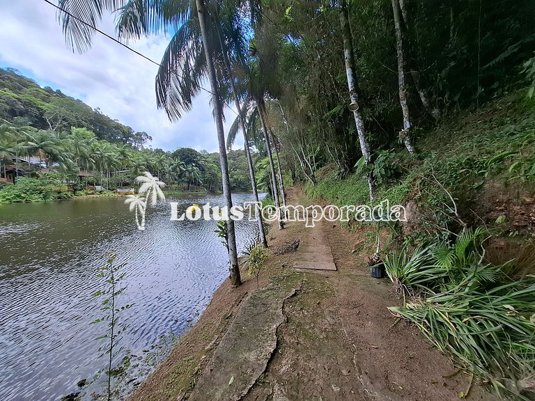 Chácara em Condomínio com Vista para Lago LT0065