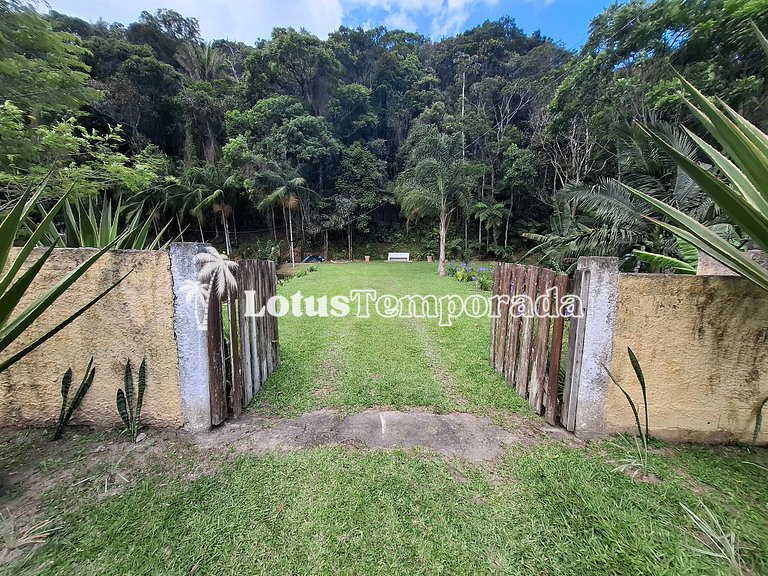 Chácara em Condomínio com Vista para Lago LT0065