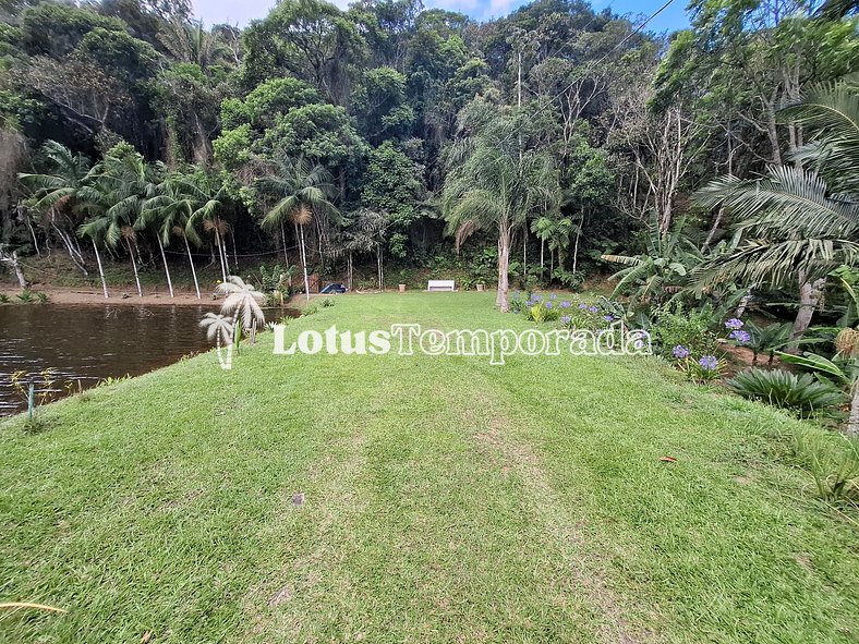 Chácara em Condomínio com Vista para Lago LT0065