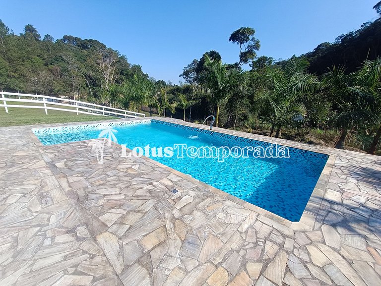 Rancho ideal para eventos com salão e piscina LT0050