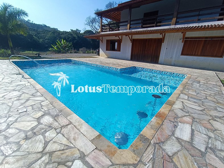 Rancho ideal para eventos com salão e piscina LT0050