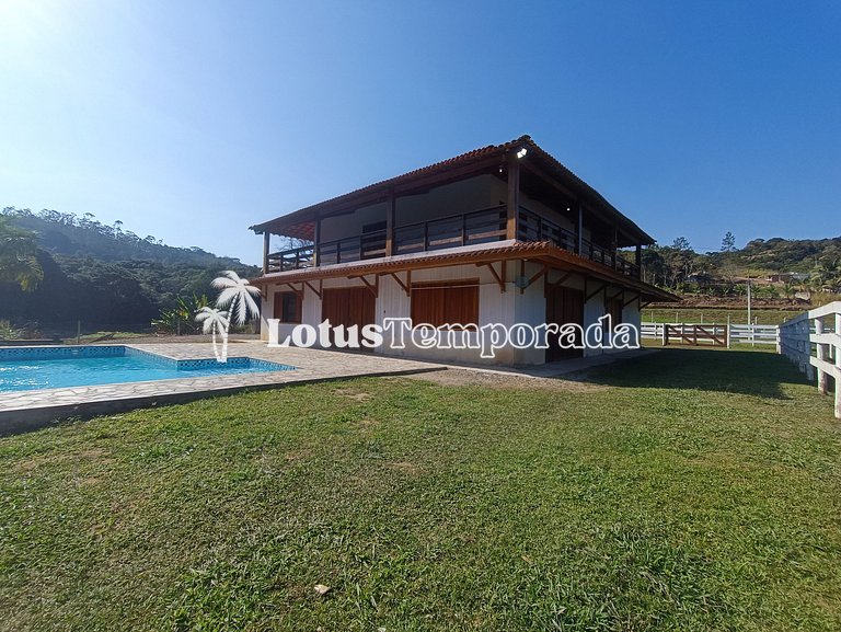 Rancho ideal para eventos com salão e piscina LT0050