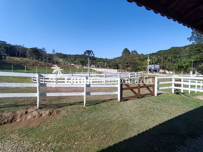 Rancho ideal para eventos com salão e piscina LT0050