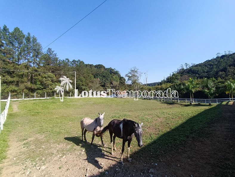 Rancho ideal para eventos com salão e piscina LT0050