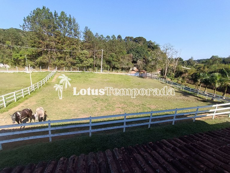 Rancho ideal para eventos com salão e piscina LT0050