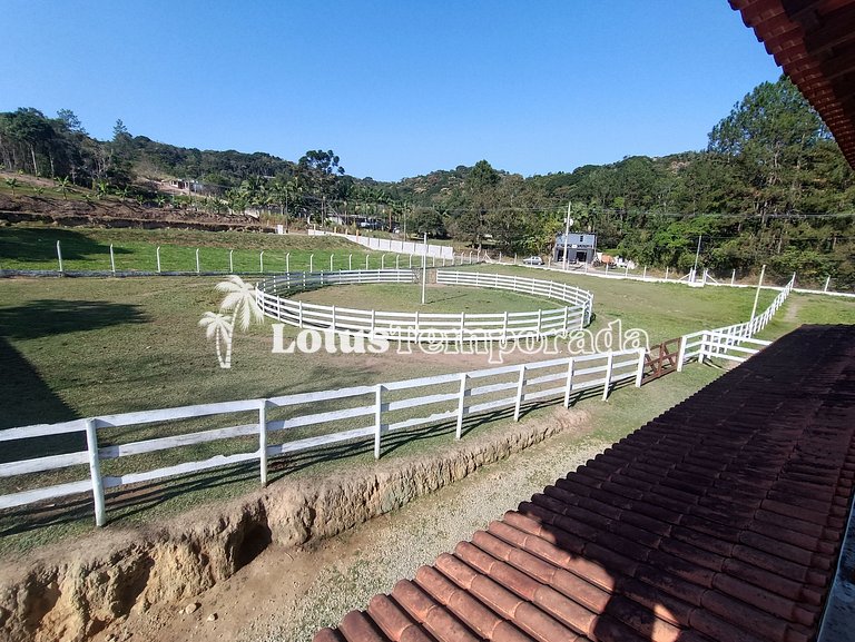 Rancho ideal para eventos com salão e piscina LT0050