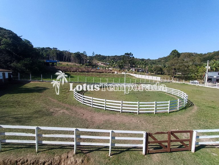 Rancho ideal para eventos com salão e piscina LT0050