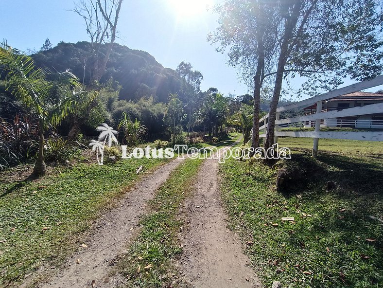 Rancho ideal para eventos com salão e piscina LT0050