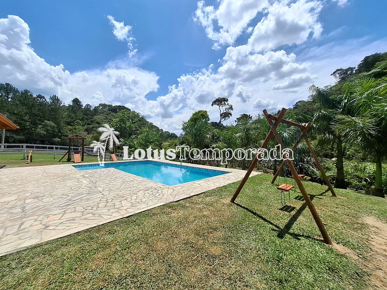 Rancho ideal para eventos com salão e piscina LT0050