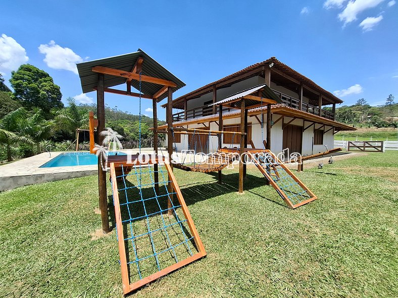 Rancho ideal para eventos com salão e piscina LT0050