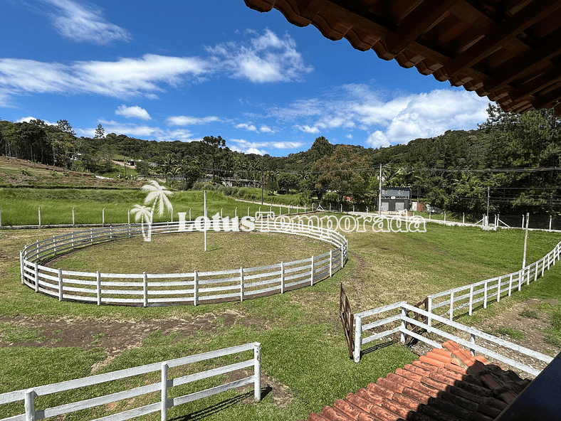 Rancho ideal para eventos com salão e piscina LT0050