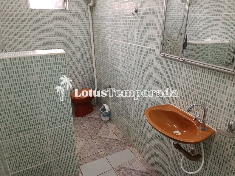 Sitio com jacuzzi e piscina com vista para represa LT0023