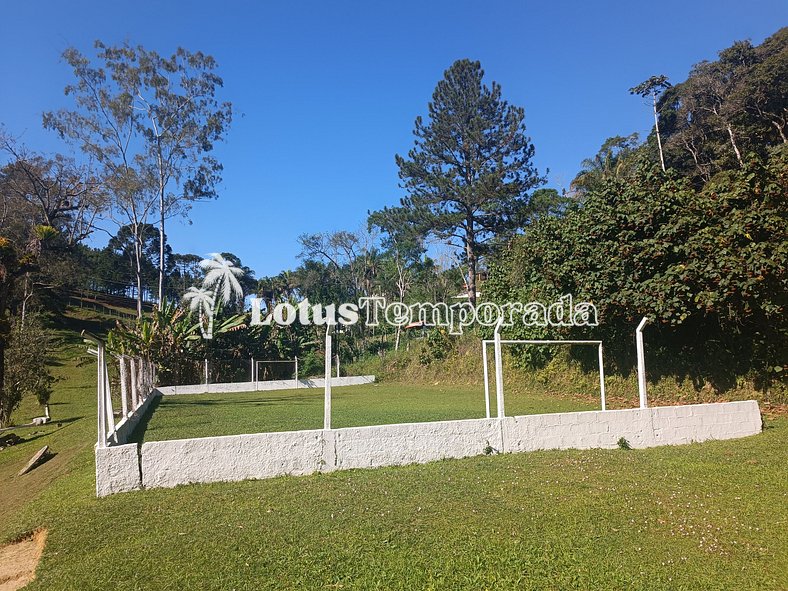 Sítio com piscina adulta e infantil e lareira LT0003