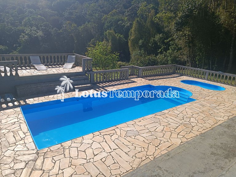 Sítio com piscina adulta e infantil e lareira LT0003