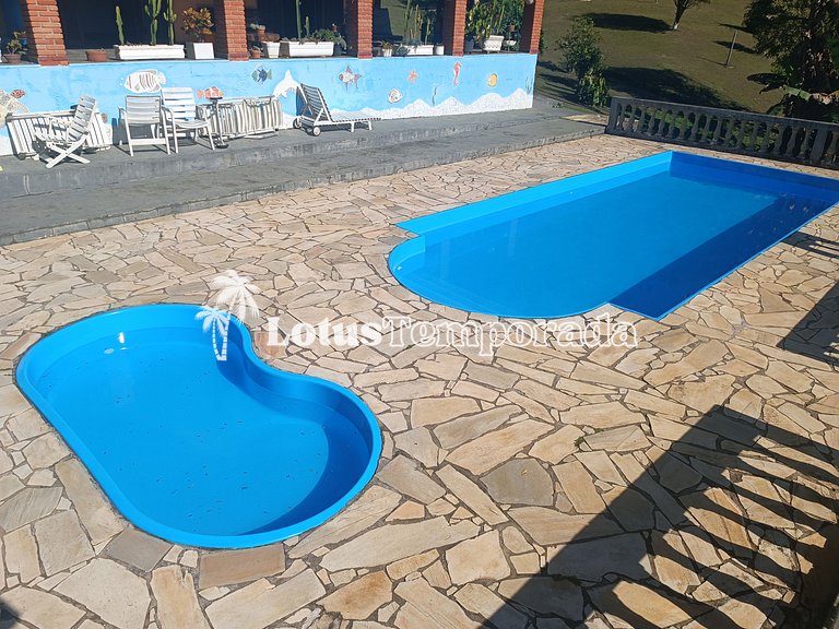 Sítio com piscina adulta e infantil e lareira LT0003