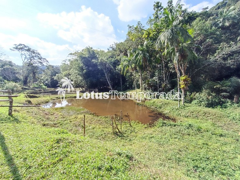 Sítio com piscina adulta e infantil e salão de jogos LT0052