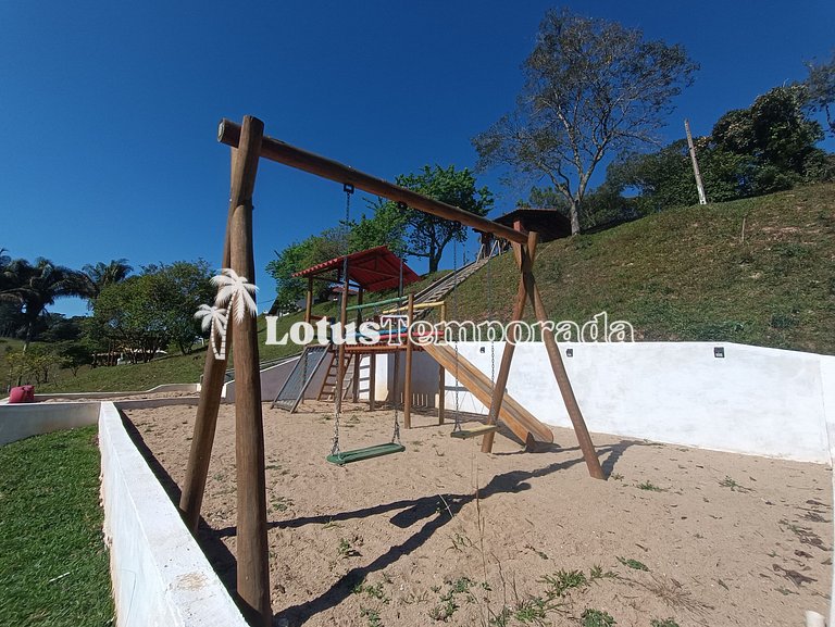 Sítio com piscina e área de fogueira LT0036